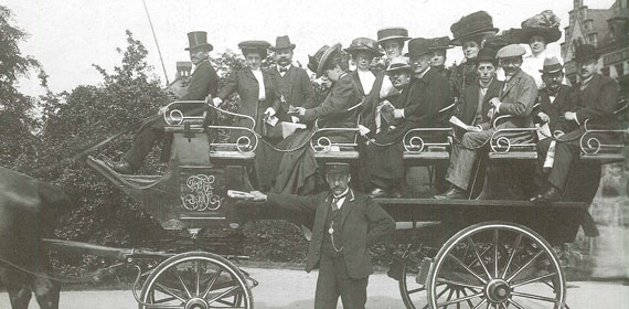 Touristische Kutschfahrt 1910 « Geschichte für Alle e.V. » / Nürnberger Erinnerungen Touristische Kutschfahrt 1910 « Geschichte für Alle e.V. » / Nürnberger Erinnerungen