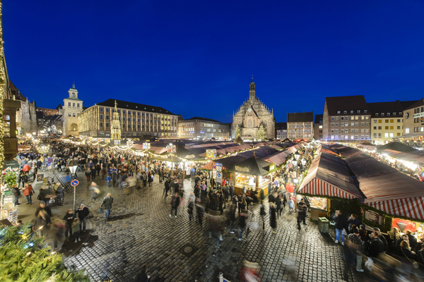 Christkindlesmarkt in Nuremberg at night
