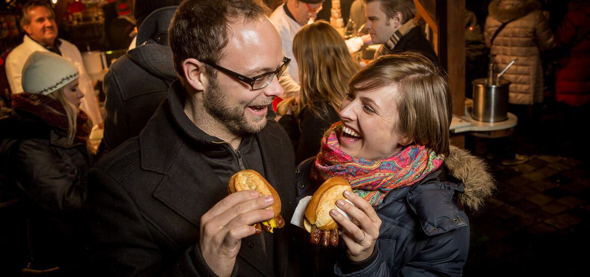 Die "Drei im Weggla" sind bei einem Besuch des Christkindlesmarkt obligatorisch