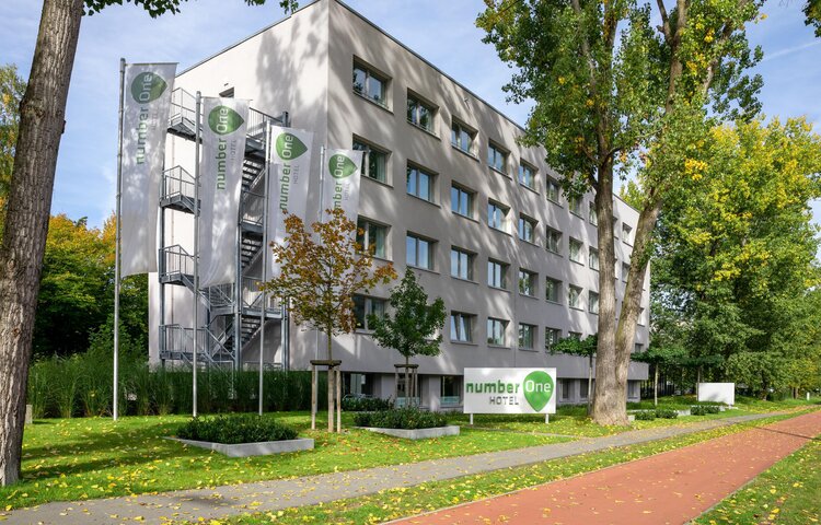numberOne Hotel Nürnberg - Straßenansicht_02