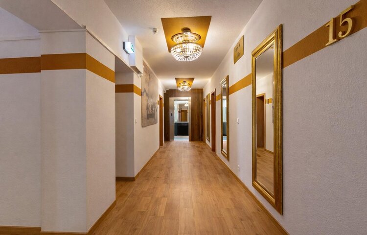 Hotel Burgschmiet - 270122DE-7B20-4448-B20A-B068CE41ACDD