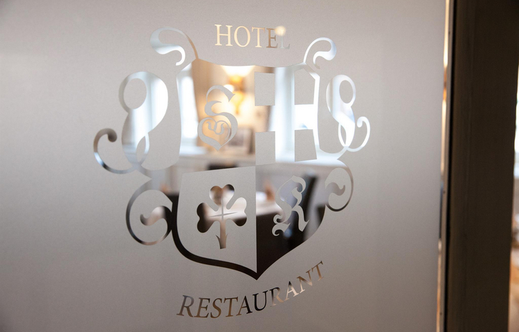 Hotel & Restaurant Schwarzes Kreuz - Tür