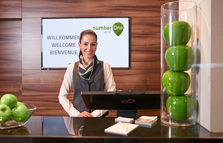 numberOne Hotel Nürnberg - Rezeption_01