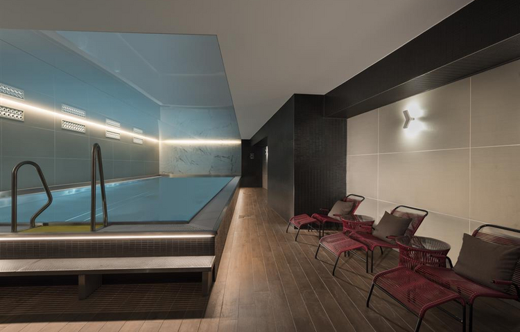 Adina Apartment Hotel Nuremberg - Pool