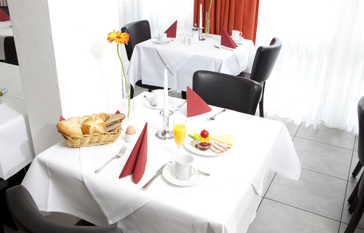 Quality Hotel Erlangen - Frühstückstisch