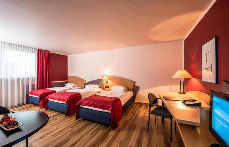Arvena Messe Hotel - Dreibett Zimmer &copy; Arvena Hotels