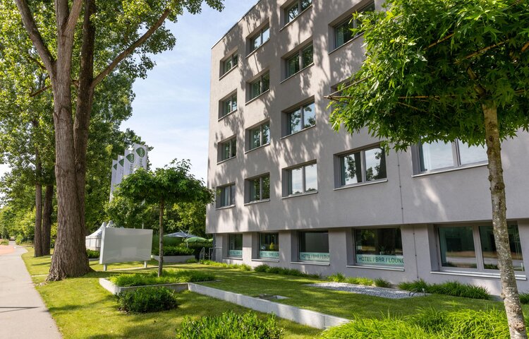 numberOne Hotel Nürnberg - Straßenansicht_07