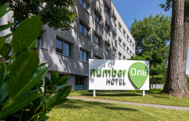 numberOne Hotel Nürnberg - Straßenansicht_11