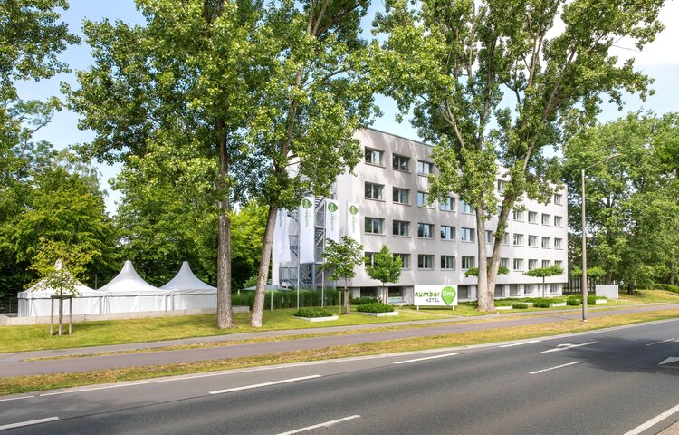 numberOne Hotel Nürnberg - Straßenansicht_01