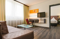 Novina Hotel Wöhrdersee Nürnberg-City - Suite Wohnbereich