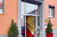 Hotel Burgschmiet - Haupteingang 2
