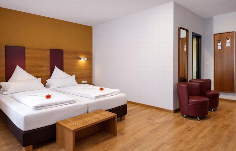Hotel Burgschmiet - 809BCC85-7BC5-4746-BF85-E7F50067178E