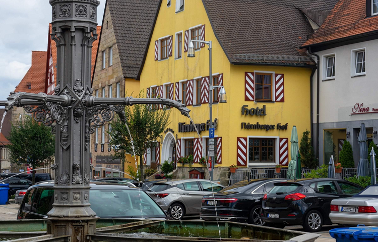 Hotel-Restaurant Nürnberger Hof - Aussenansicht Eingang