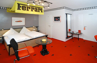 Ambient Hotel am Europakanal - Doppel Themenzimmer Ferrari
