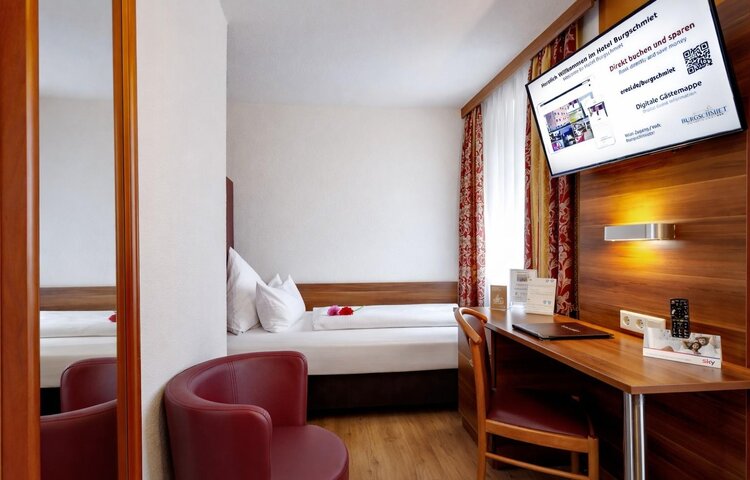 Hotel Burgschmiet - F62D1CC8-394C-43D0-9C1D-B9CC1DAD7DDC