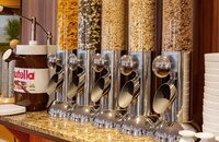 Hotel Burgschmiet - Müsli + Nutella