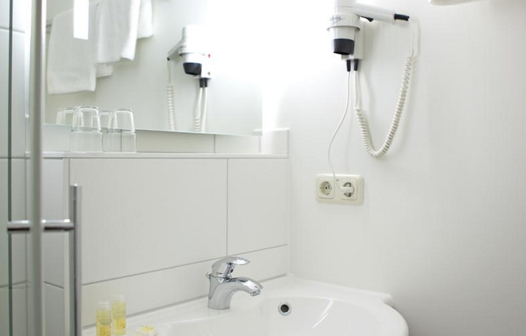 Quality Hotel Erlangen - Badezimmer_2