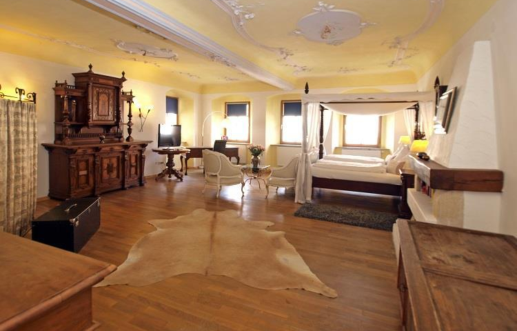Hotel-Restaurant Nürnberger Hof - Großes Zimmer