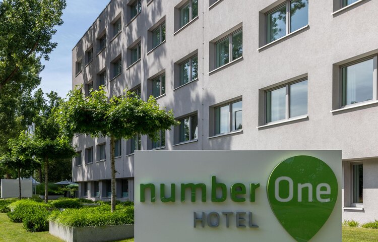 numberOne Hotel Nürnberg - Straßenansicht_08
