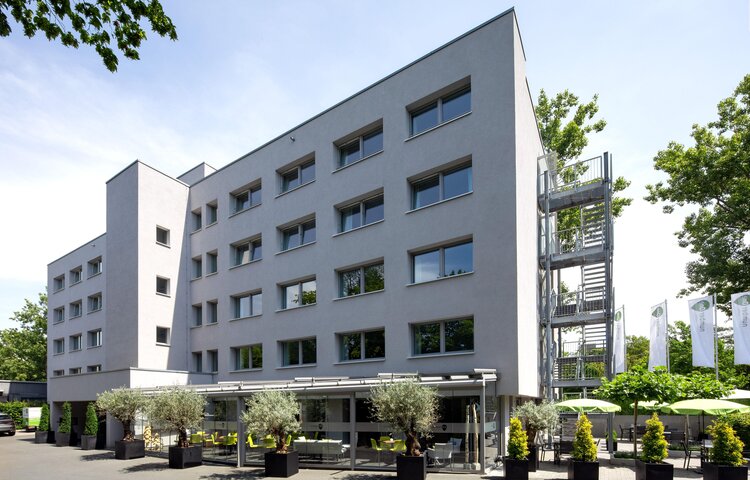 numberOne Hotel Nürnberg - Parkplatzansicht_01