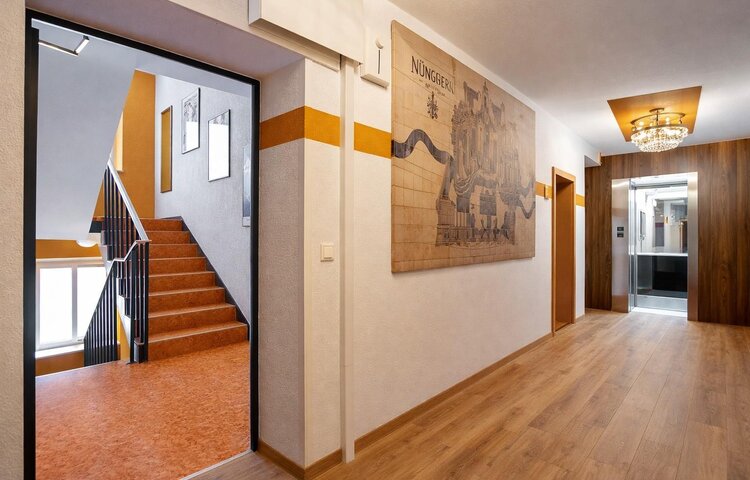Hotel Burgschmiet - flur treppenhaus